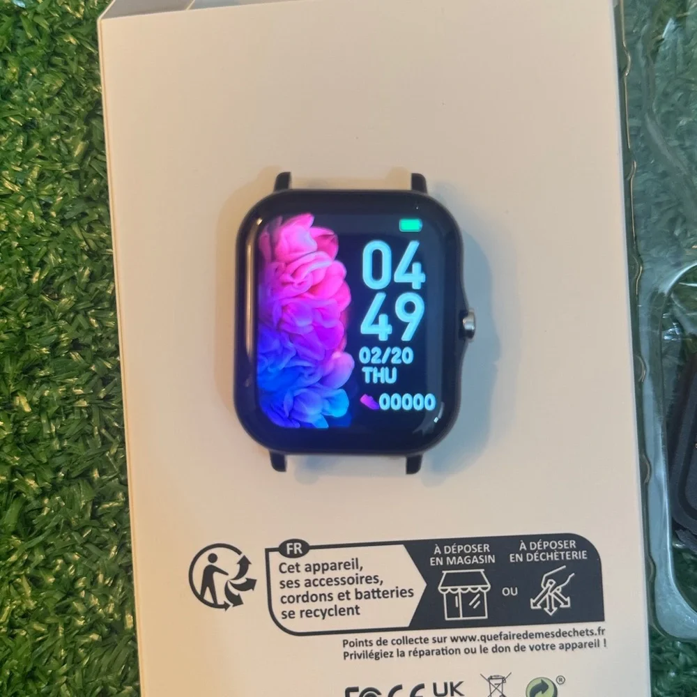 Smart Watch with Black Band - Picture 5 of 5